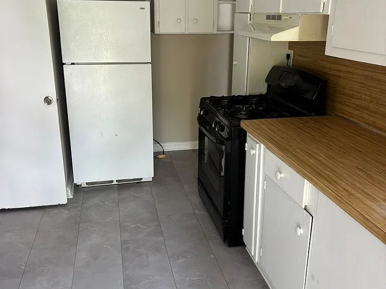 3931 Dexter Dr — Photo 3