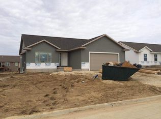338 Bent Creek Dr, Marion, IA 52302