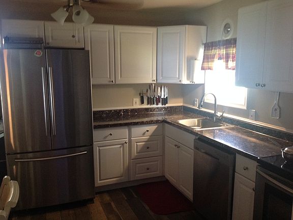 Also view of kitchen