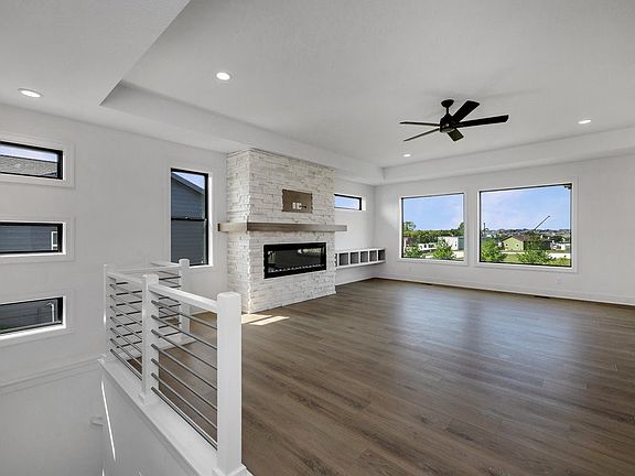 3rd image of 1908 NE Park Dr