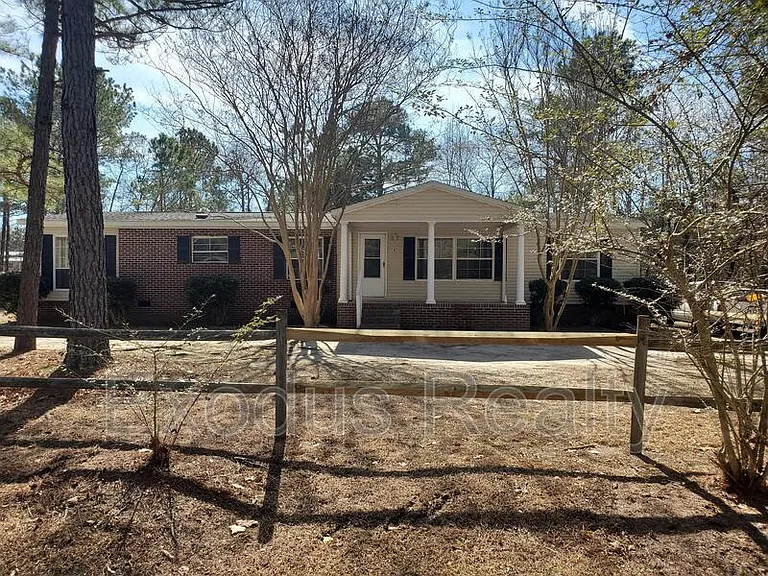 141 Cherry Berry Ln — Photo 1