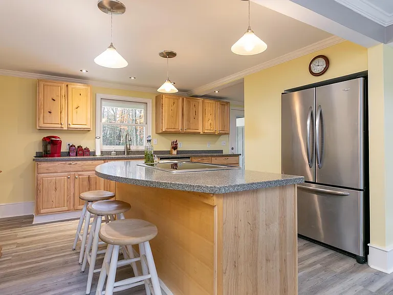 32 Maple Ave — Photo 9