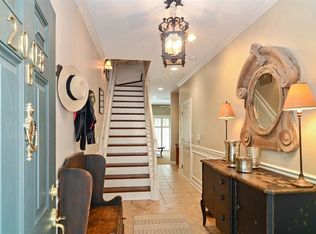 2008 S Calumet Ave UNIT B, Chicago, IL 60616