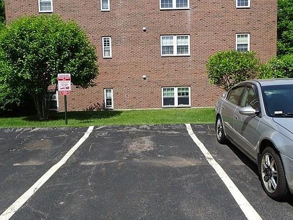 5th image of 226 Rock St APT D9