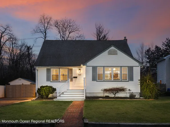 23 Warren Place, Middletown, NJ 07748