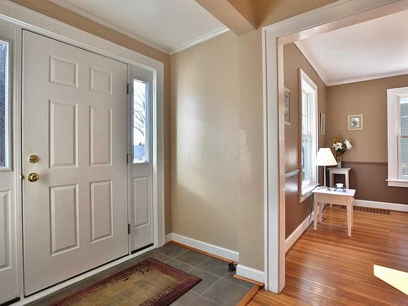 4th image of 126 W Stafford Ave