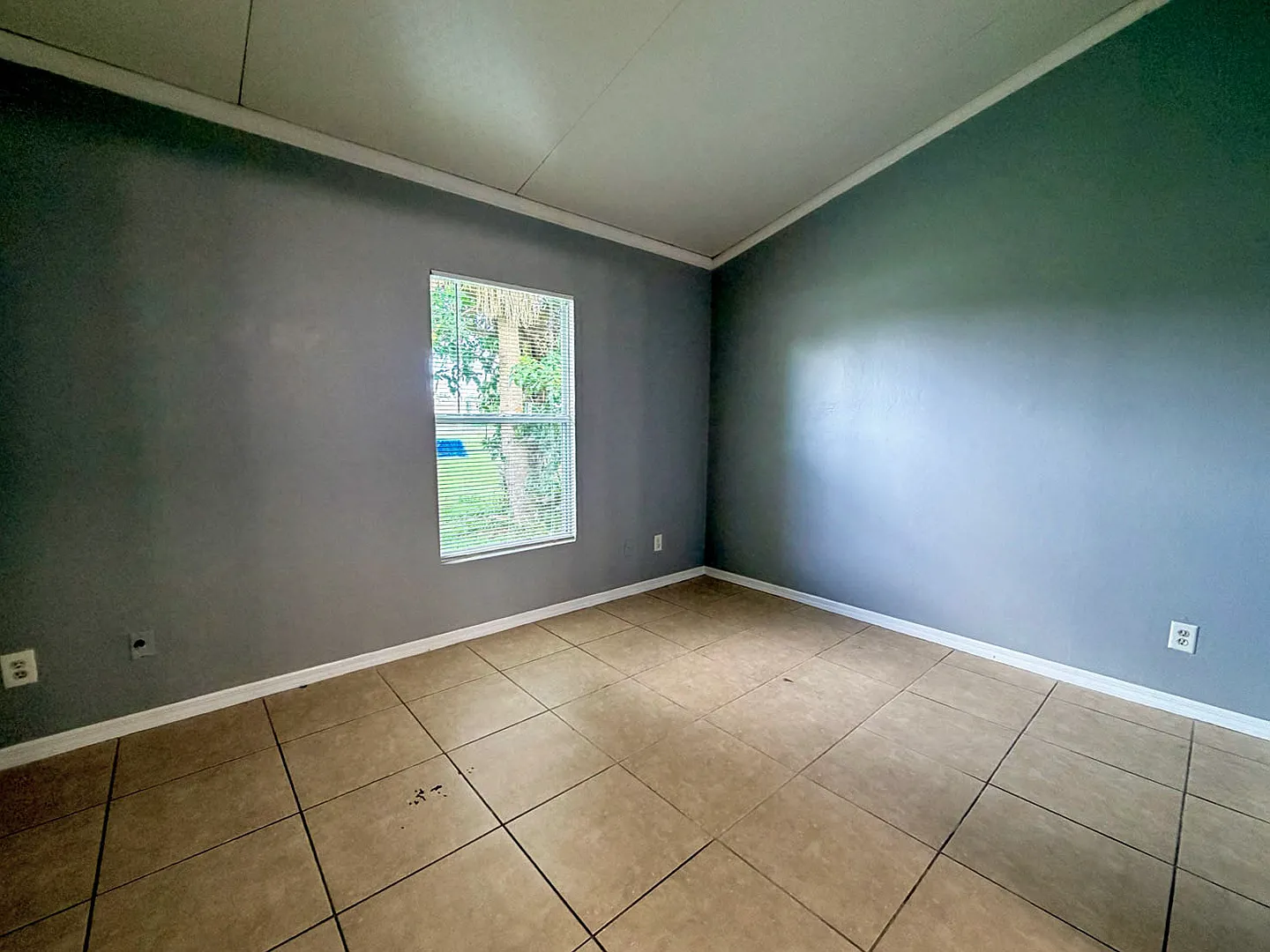 3br/2ba Single-Family Home With Garage Free Application! — Photo 4