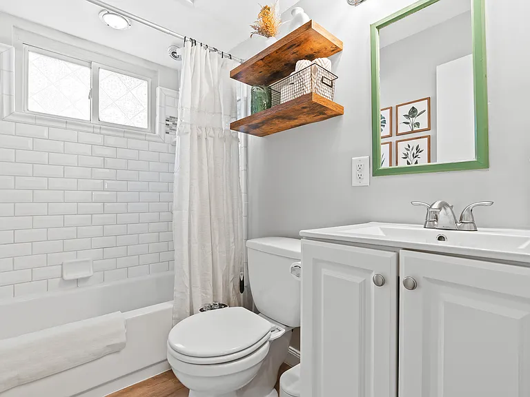 26107 Dartmouth St #1 — Photo 10