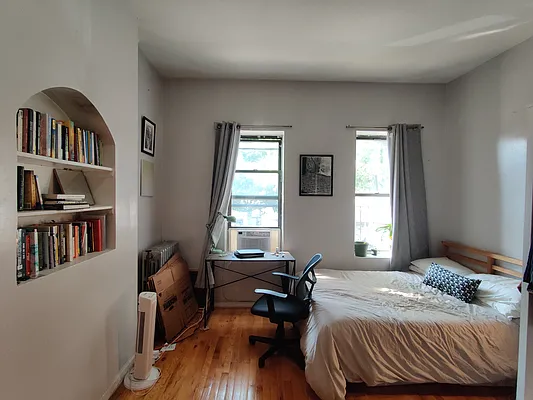 Rented by Signature Property Realty | media 14