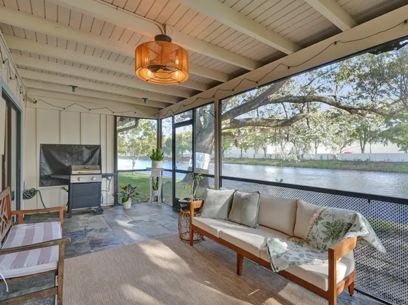 7826 NW 60th Street, Tamarac, FL 33321