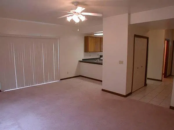 Jaros 86 Living Room view 1