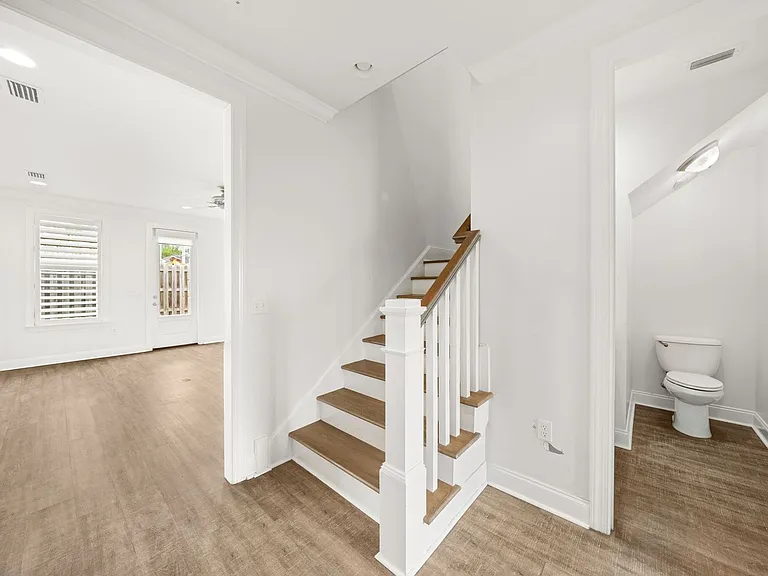 52 Chapman St — Photo 22