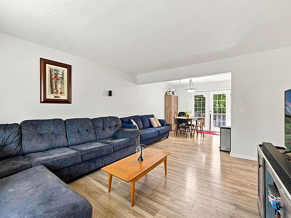 3rd image of 23030 Erskine St NE