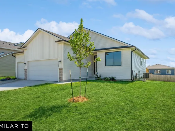 1912 E Clinton Pl, Indianola, IA 50125