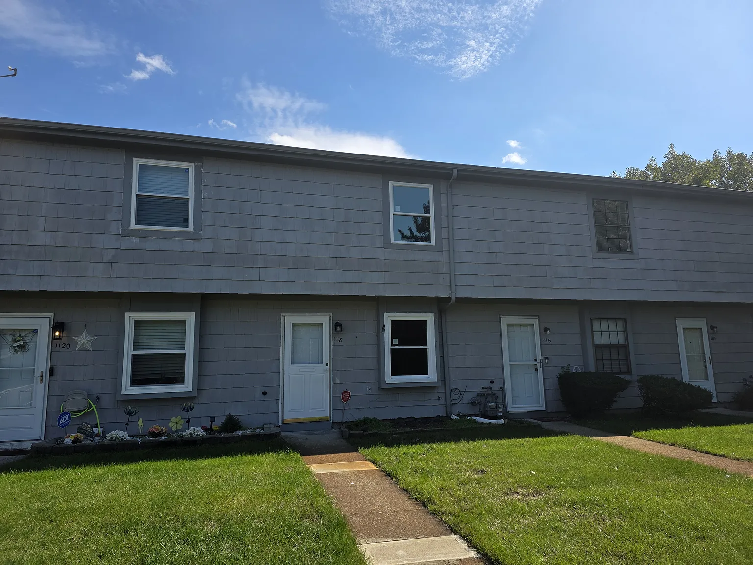 2 bed, 1.5 bath, 1088 sqft, $2,380 — Photo 1