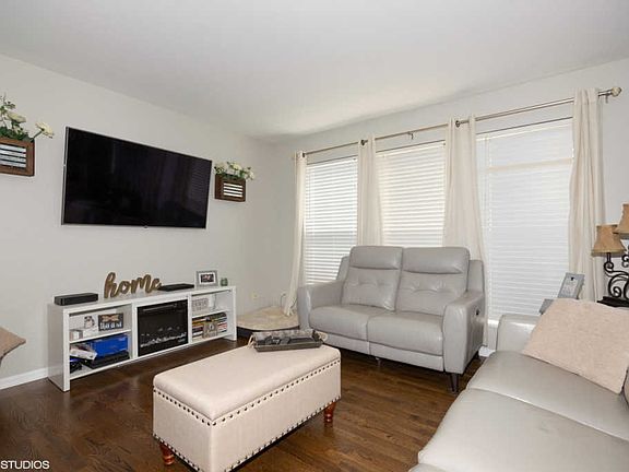 4th image of 5102 Montauk Dr