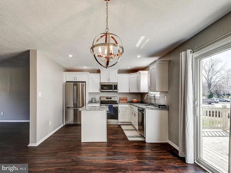 16 Pikehall Pl — Photo 3