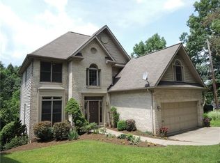 1 Coventry Ln, Mt Lebanon, PA