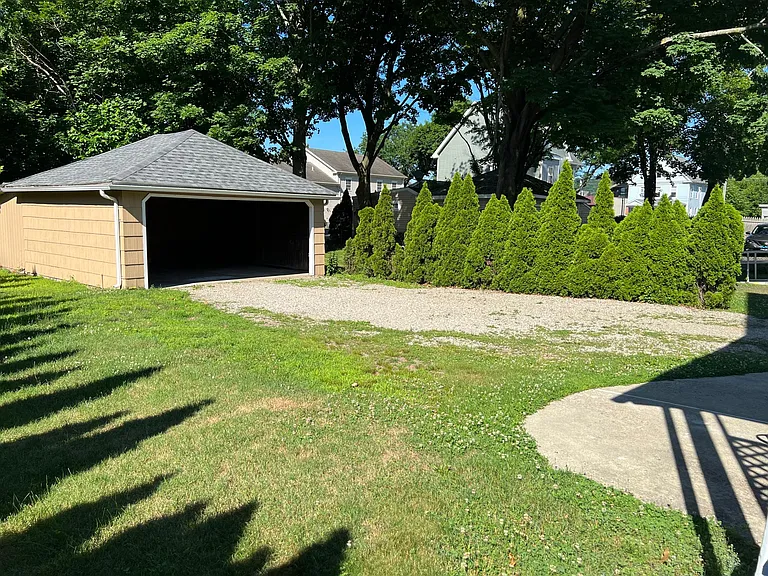15 Christian St — Photo 3