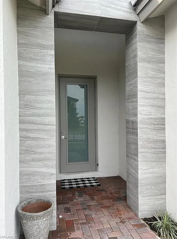 4 bed, 3.0 bath, 2256 sqft, $2,700 — Photo 2