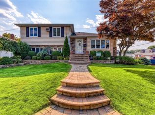2442 Revere Ln, Seaford, NY 11783
