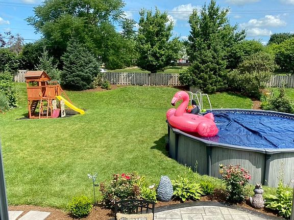 3rd image of 1581 Hartsburg Ln