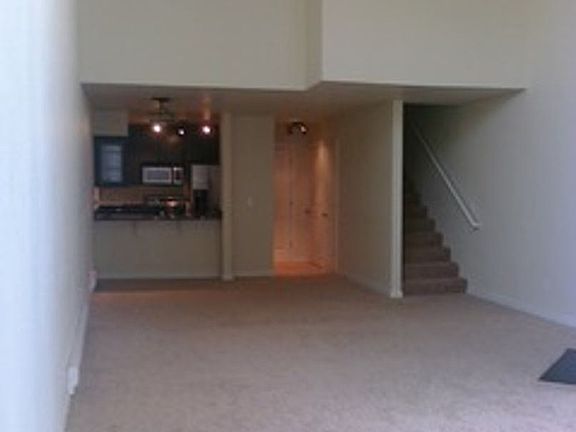 5th image of 5847 NE 75th St Unit 211