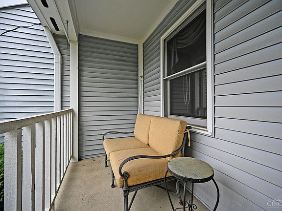 3rd image of 5461 Hanover Cir