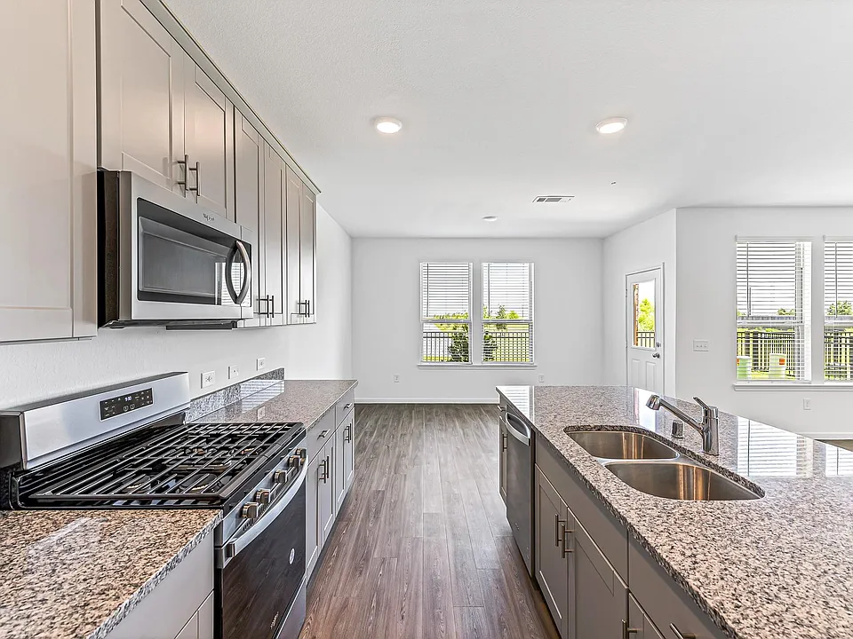 1029 Laguna Cove Dr