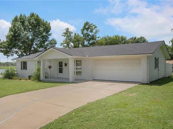 1002 Coronada St, Coffeyville, KS 67337