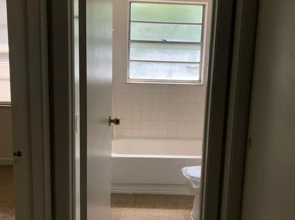 8603 N 14th St APT B, Tampa, FL 33604