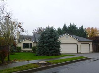 19305 Rollins St, Oregon City, OR 97045