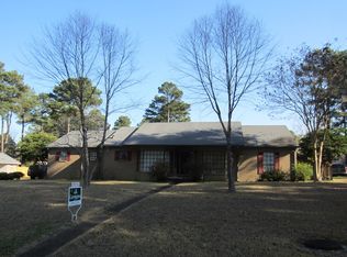2514 Crestview Dr, Magnolia, AR 71753