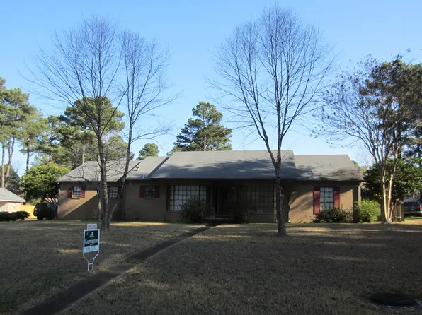 2514 Crestview Dr, Magnolia, AR 71753