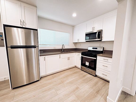 2nd image of 2029 Harbor Blvd APT 9