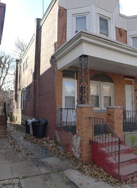 2nd image of 1345 Princess Ave