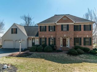 908 Hunters Path, Lancaster, PA 17601