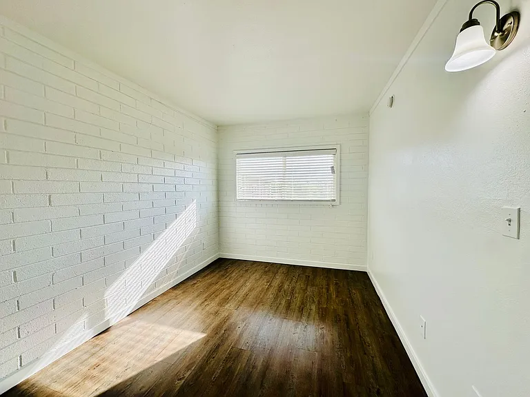 Bel Air Apartments — Photo 22
