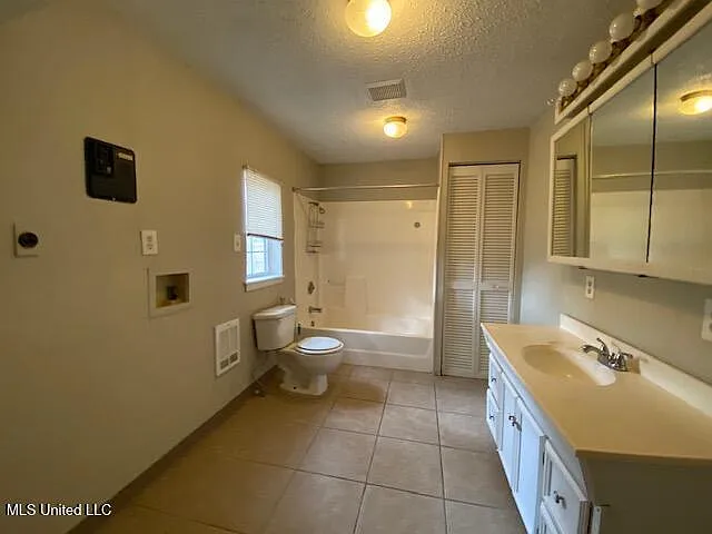 7217 Hampton Dr — Photo 8