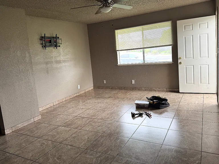 1791 Almond Ave #1 — Photo 1