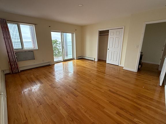 4th image of 8918 Beach Channel Dr #1