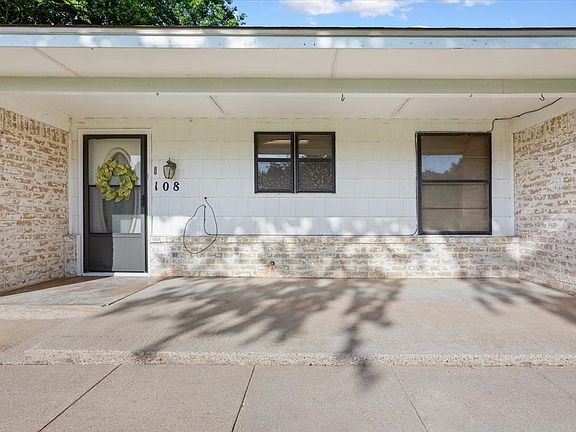 3rd image of 108 Towne West Dr