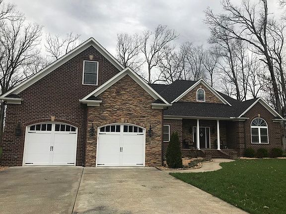 3rd image of 245 Kaitlyn Ln N