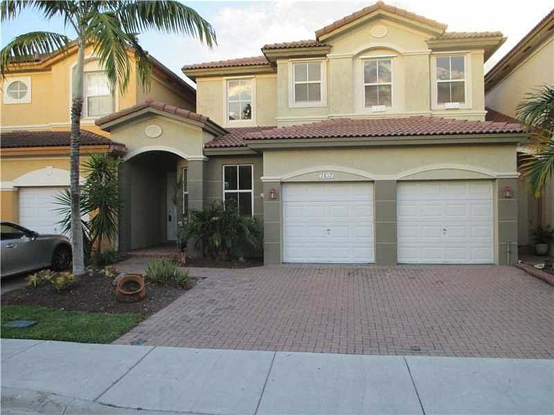 1st image of 7437 NW 112th Pl