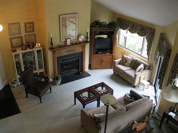 3rd image of 280 Redwood Ct #11
