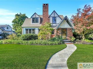 13 Bunker Hill Dr, Cranbury, NJ 08512