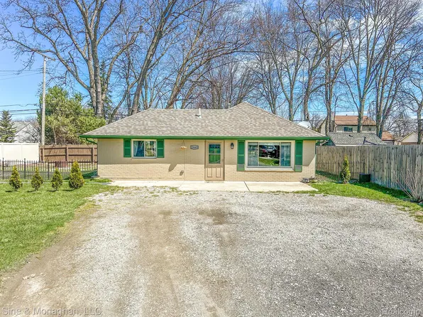 23443 Lakewood St, Clinton Township, MI 48035