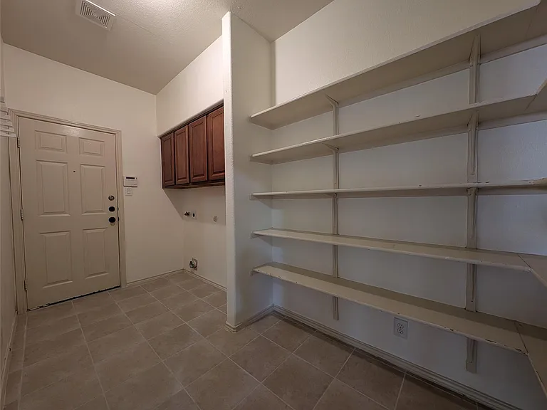 1602 Westmeadow Trl — Photo 18