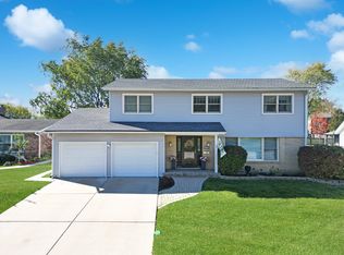 2528 N Walnut Ave, Arlington Heights, IL 60004