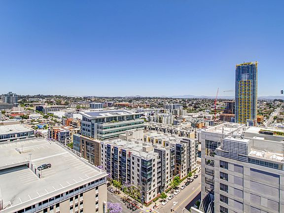 5th image of 321 10th Ave Unit 2101